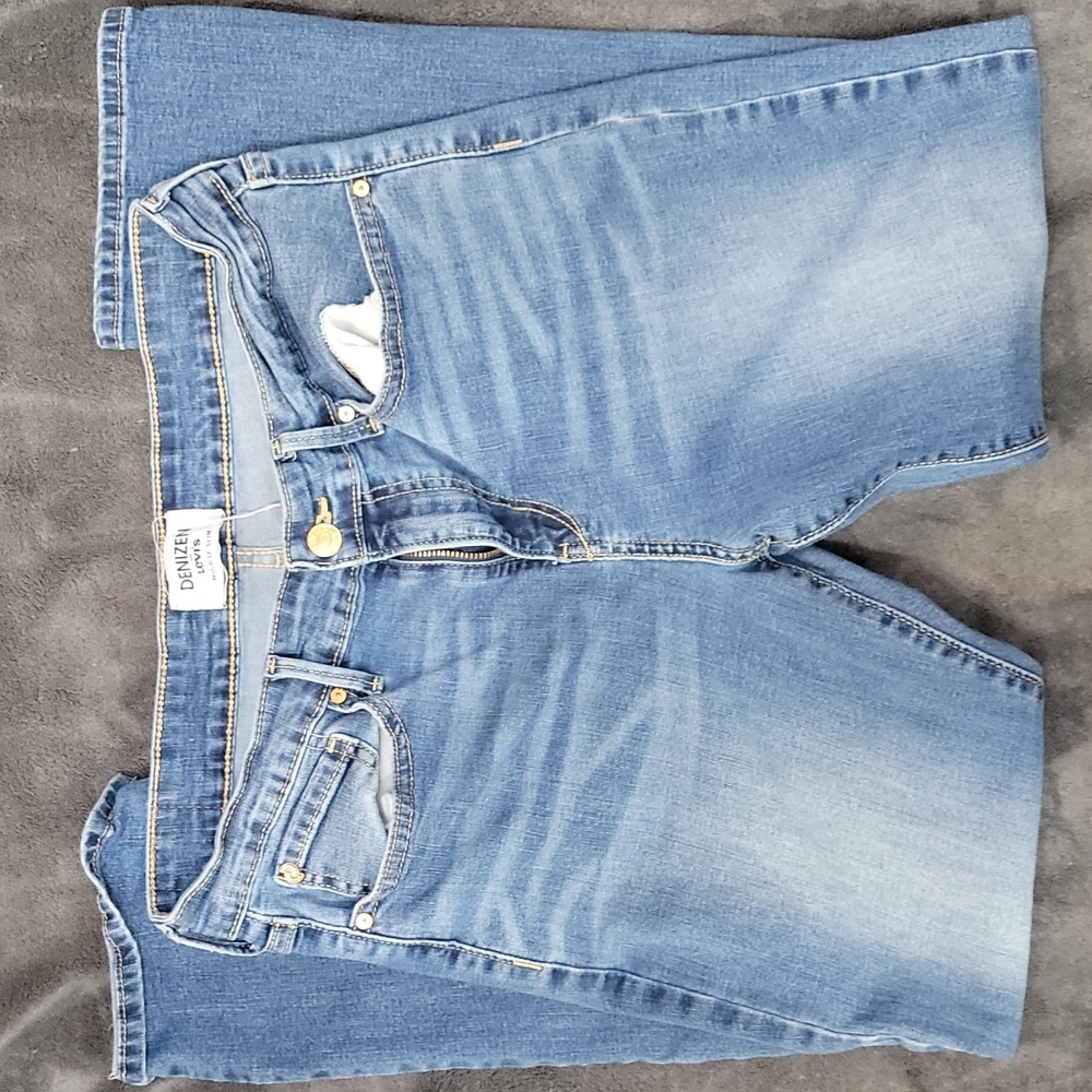 Levi's jeans size 31x28